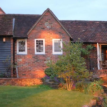 Апартаменты Oak House Farm Эденбридж Экстерьер фото